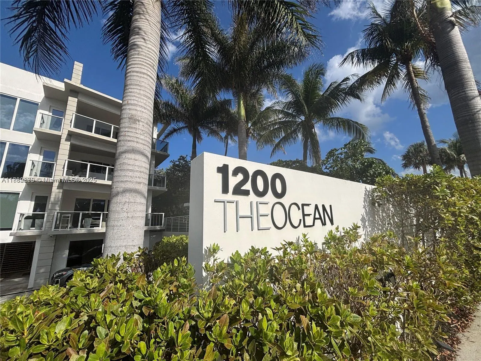 1200 Hillsboro Mile, #1303