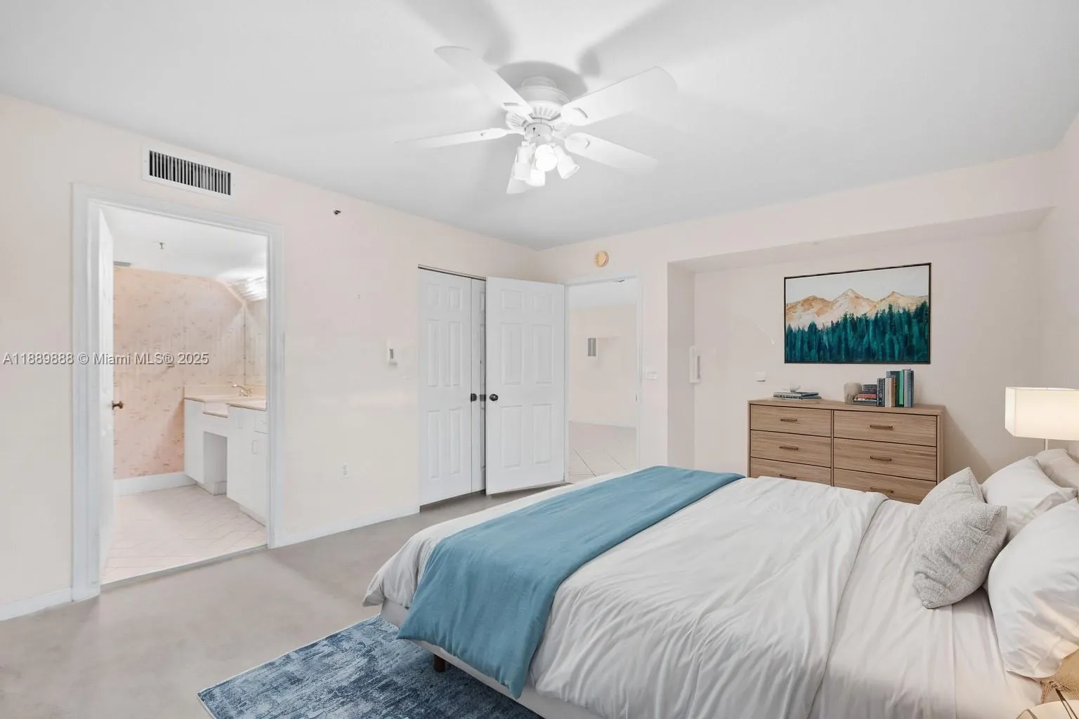 12547 Imperial Isle Dr, #204