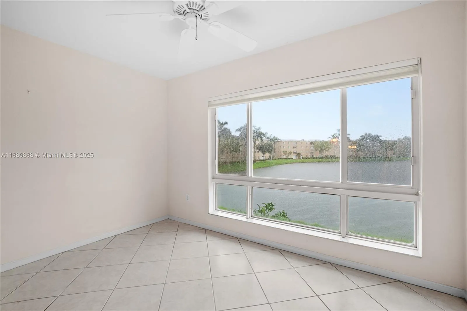 12547 Imperial Isle Dr, #204