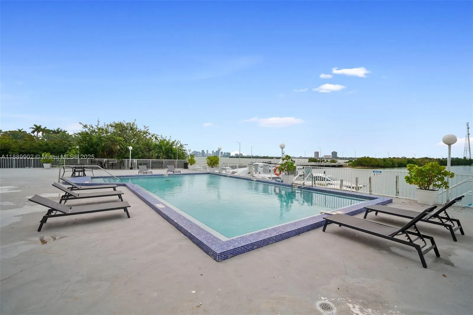 7904 West Dr, #405