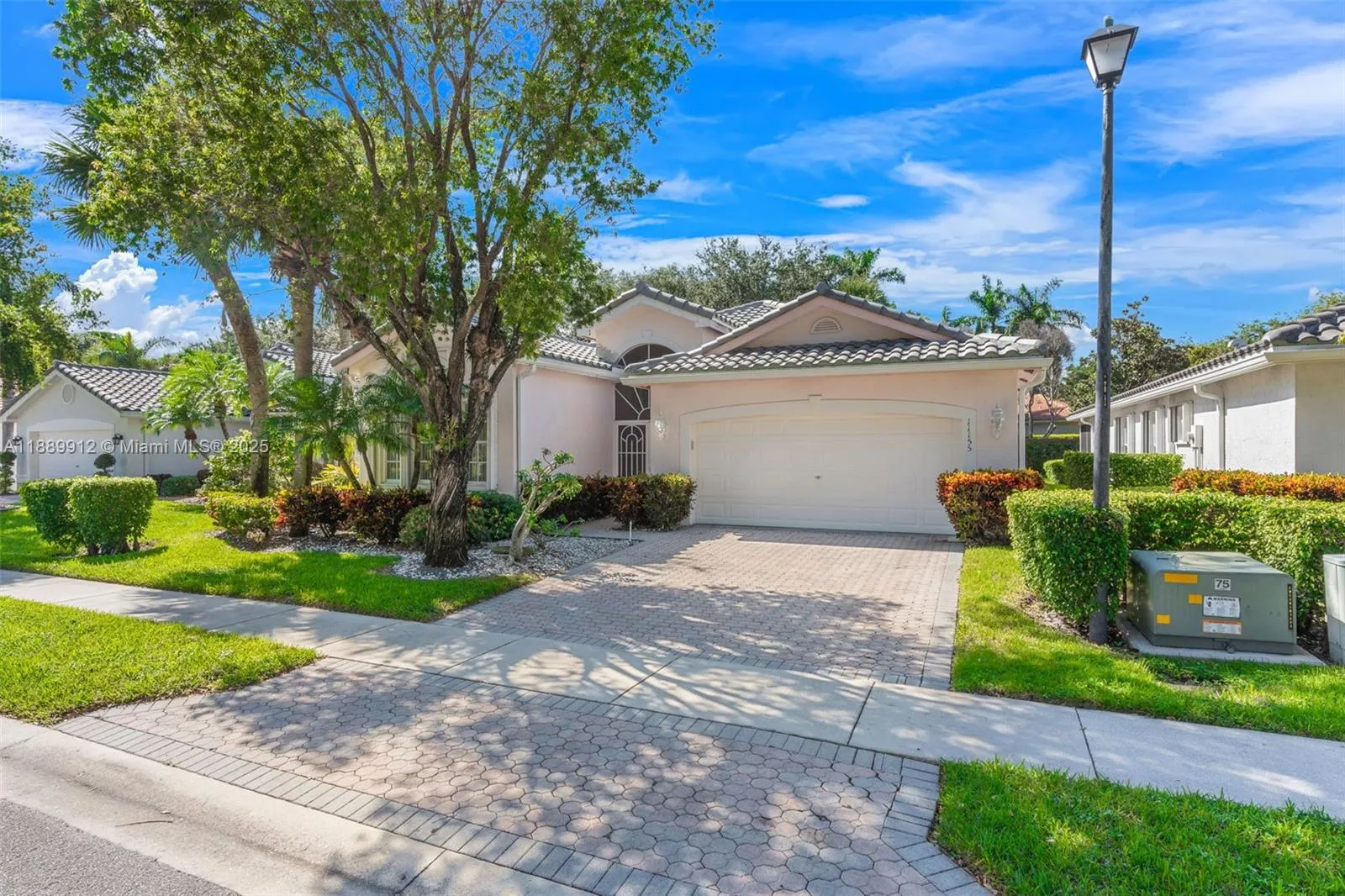 11155 N Mandalay Way