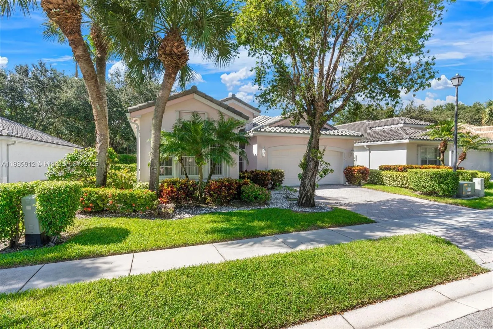 11155 N Mandalay Way