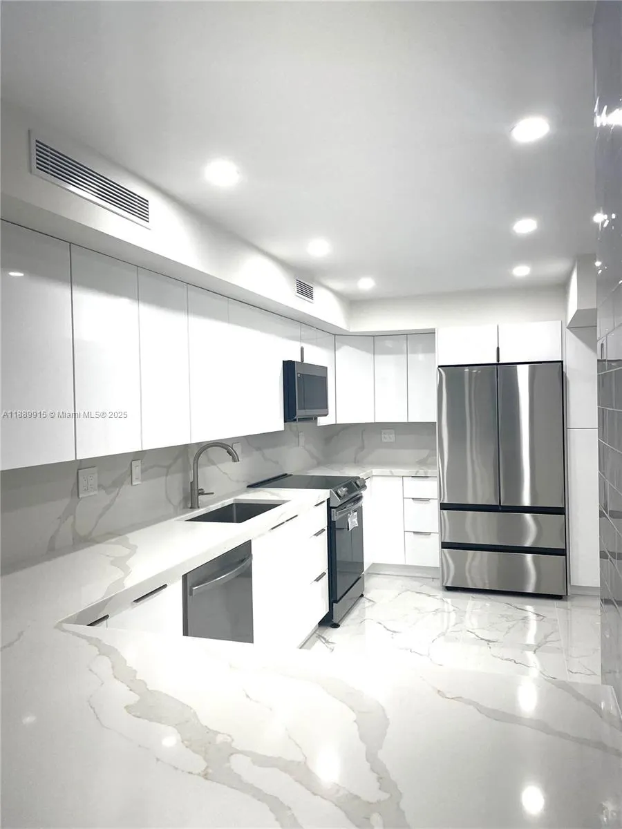 3430 Galt Ocean Dr, #908