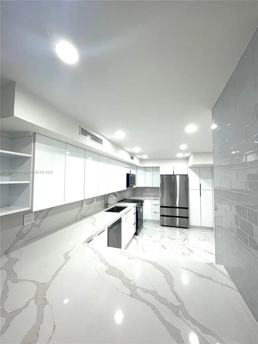 3430 Galt Ocean Dr, #908