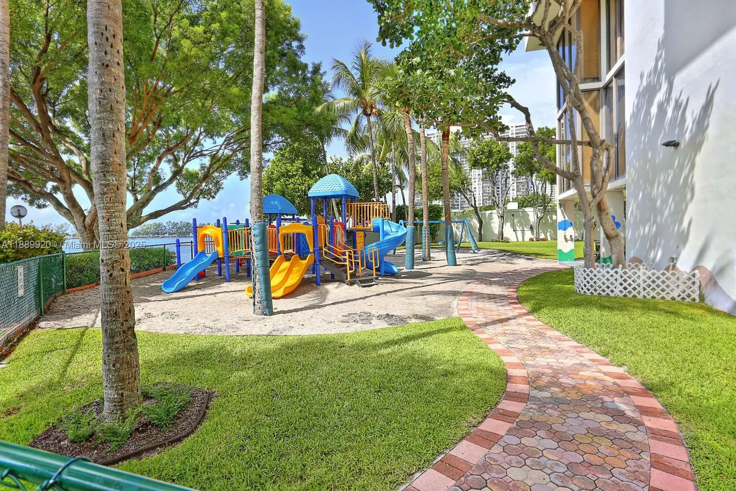 1865 Brickell Ave, #A1611