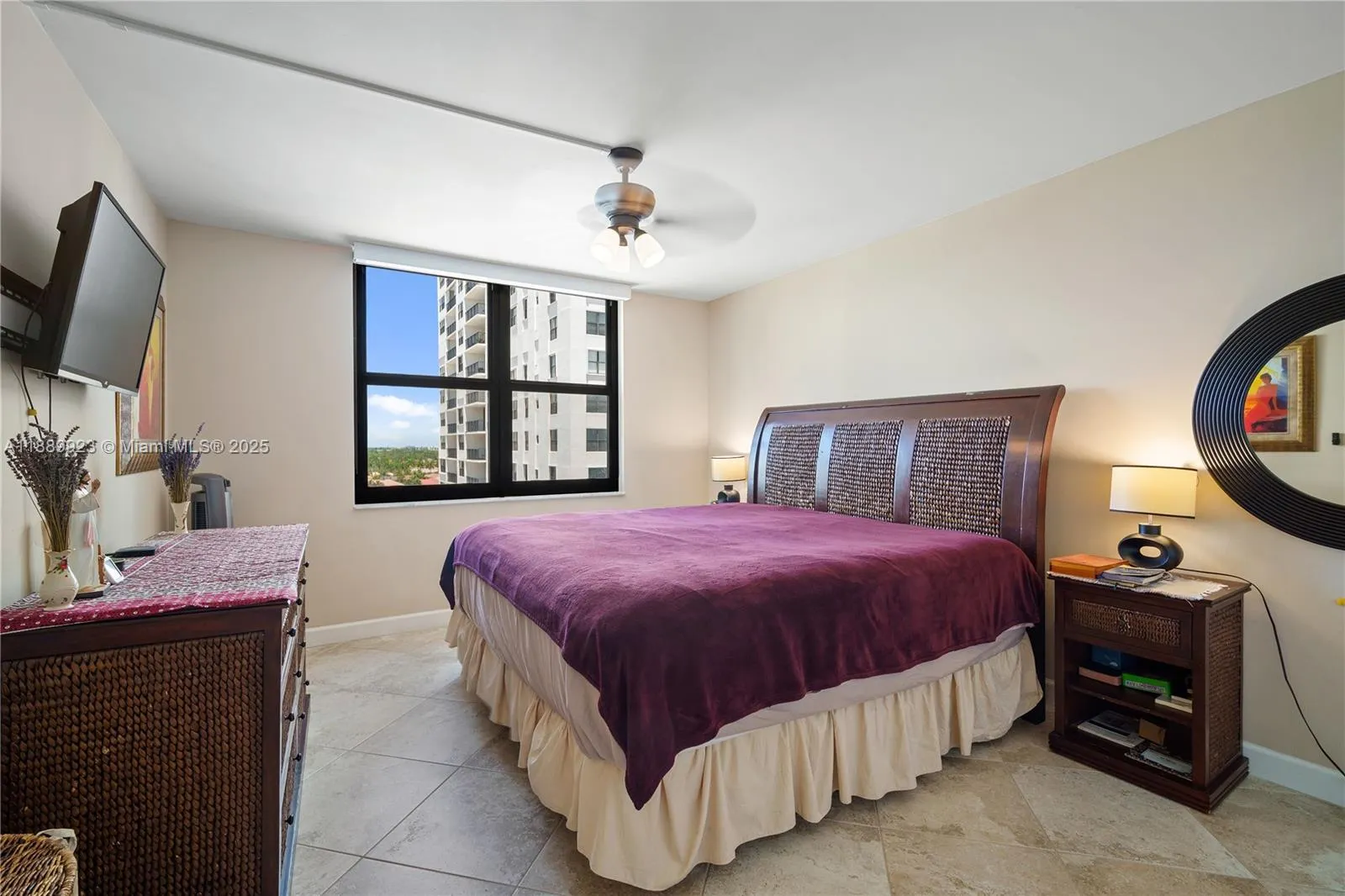 2301 S Ocean Dr, #907