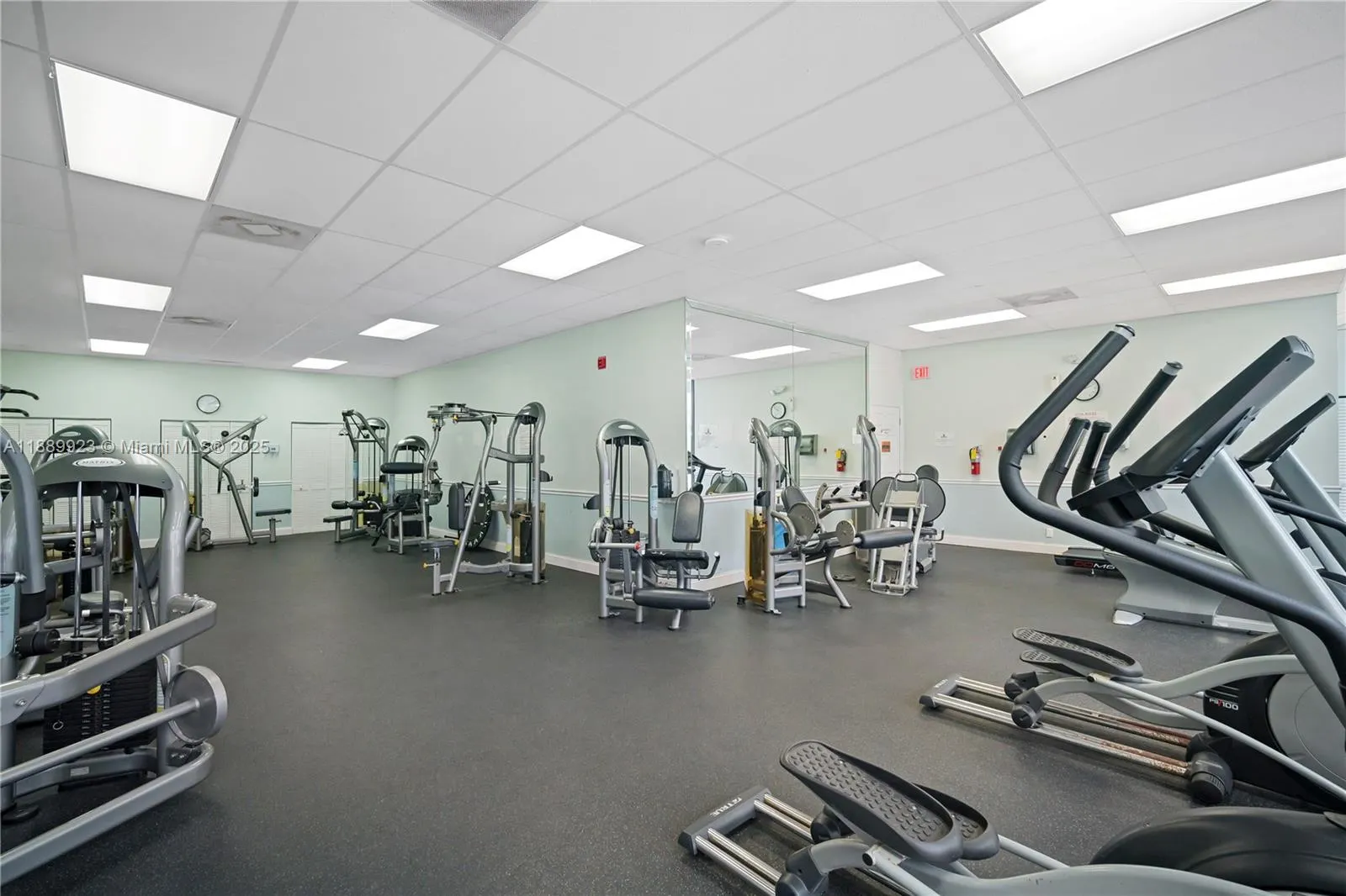 2301 S Ocean Dr, #907