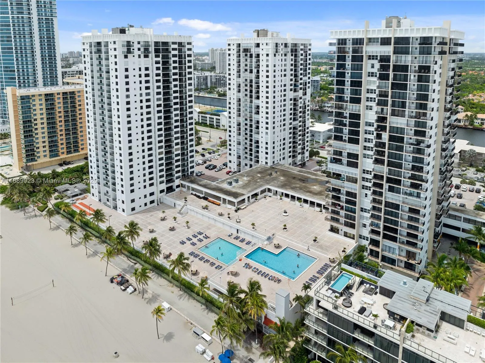 2301 S Ocean Dr, #907