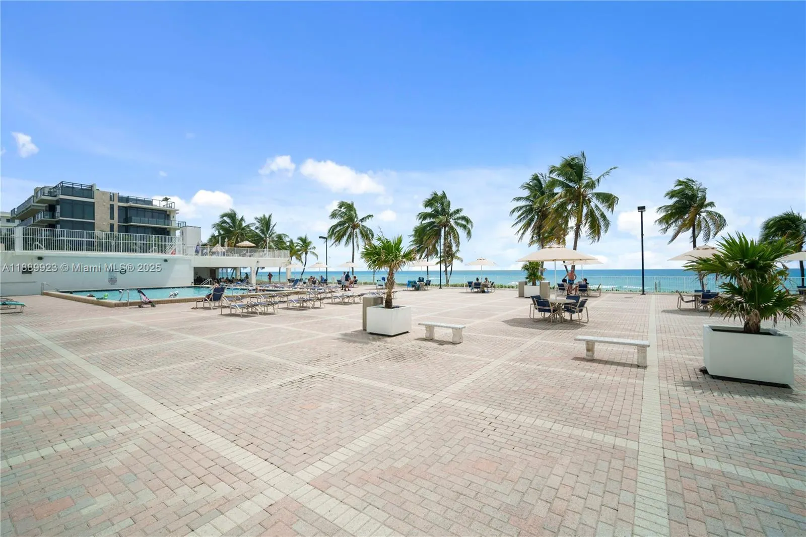2301 S Ocean Dr, #907