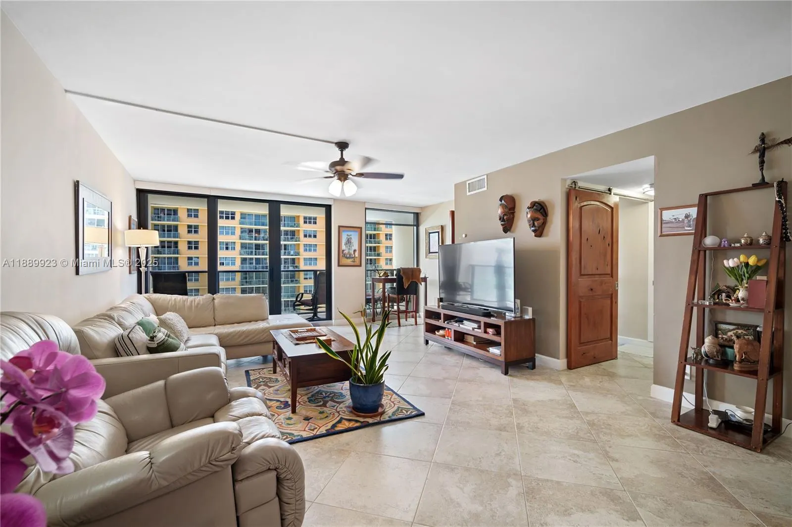 2301 S Ocean Dr, #907