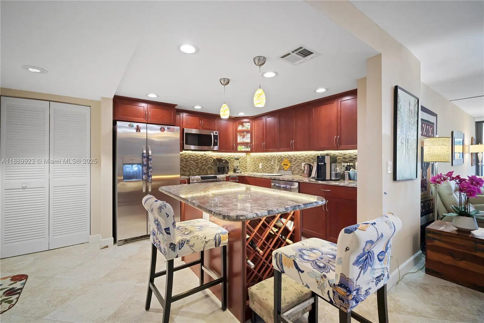 2301 S Ocean Dr, #907