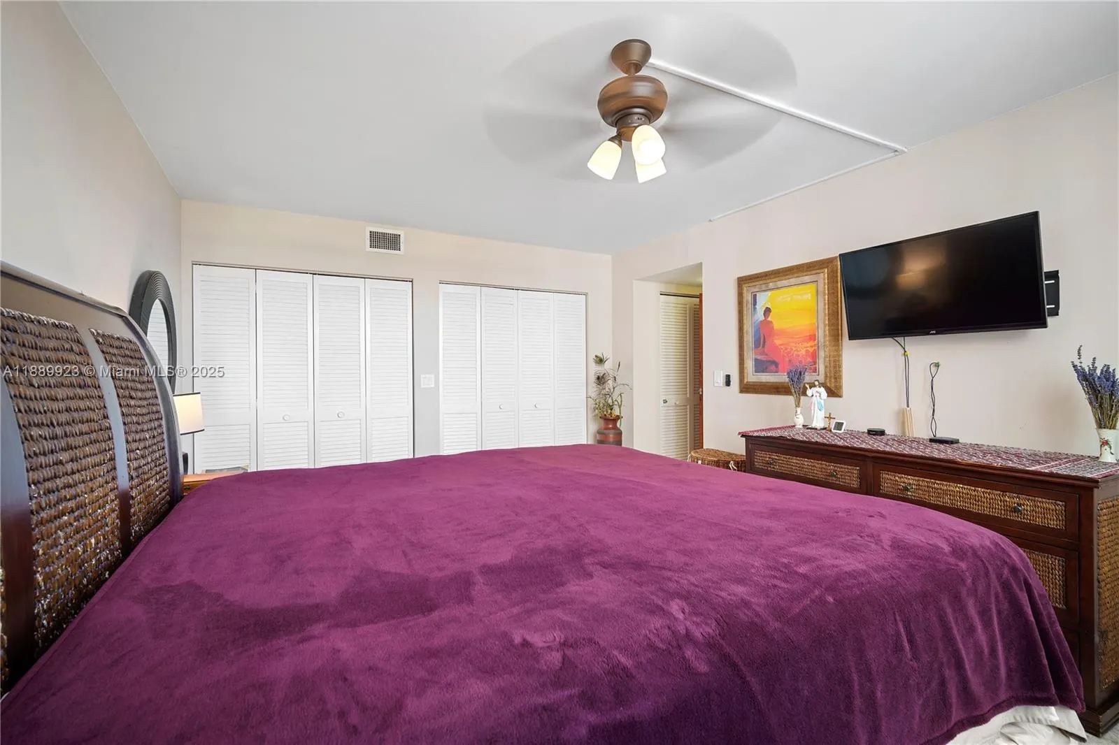 2301 S Ocean Dr, #907