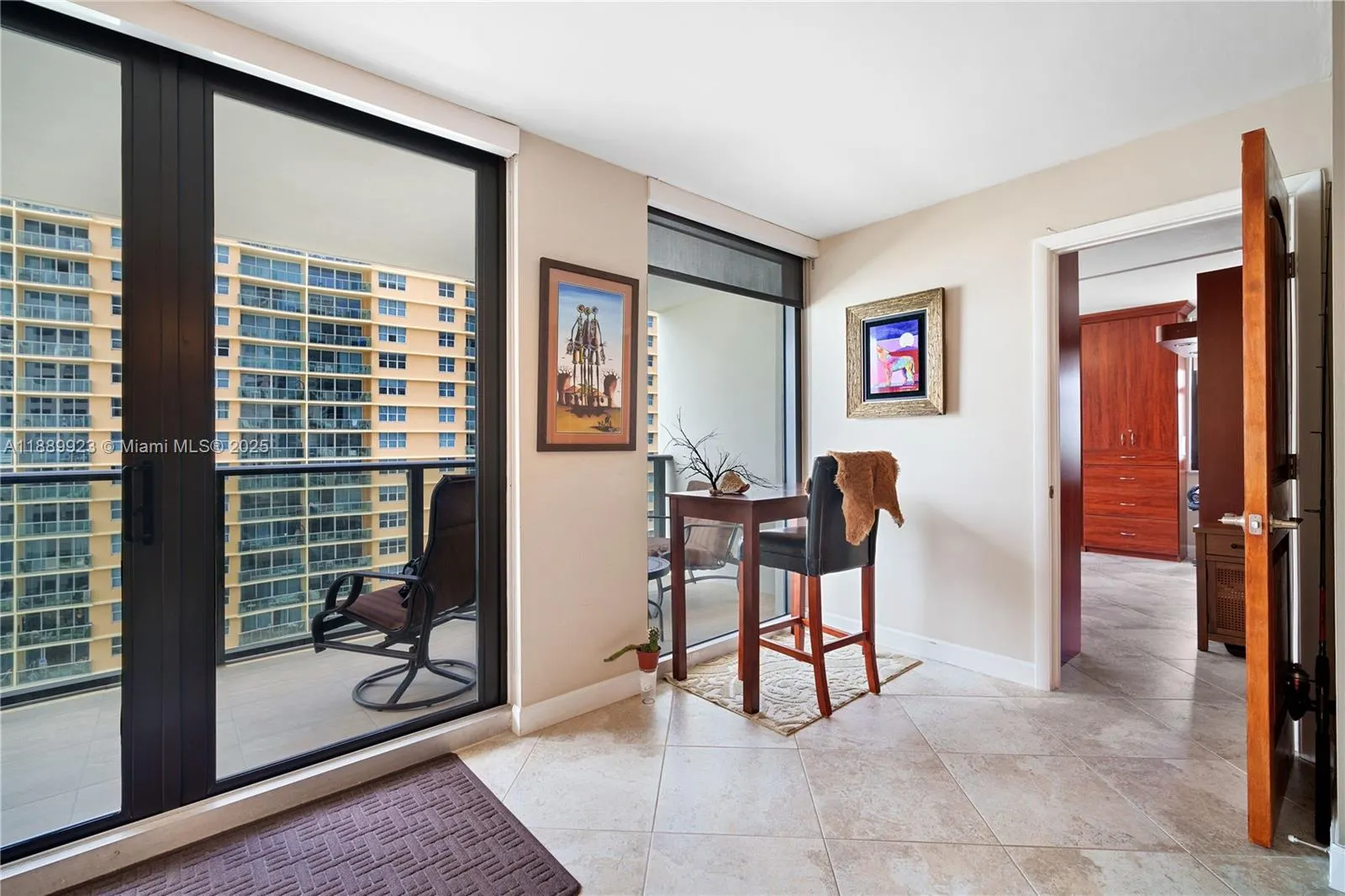2301 S Ocean Dr, #907