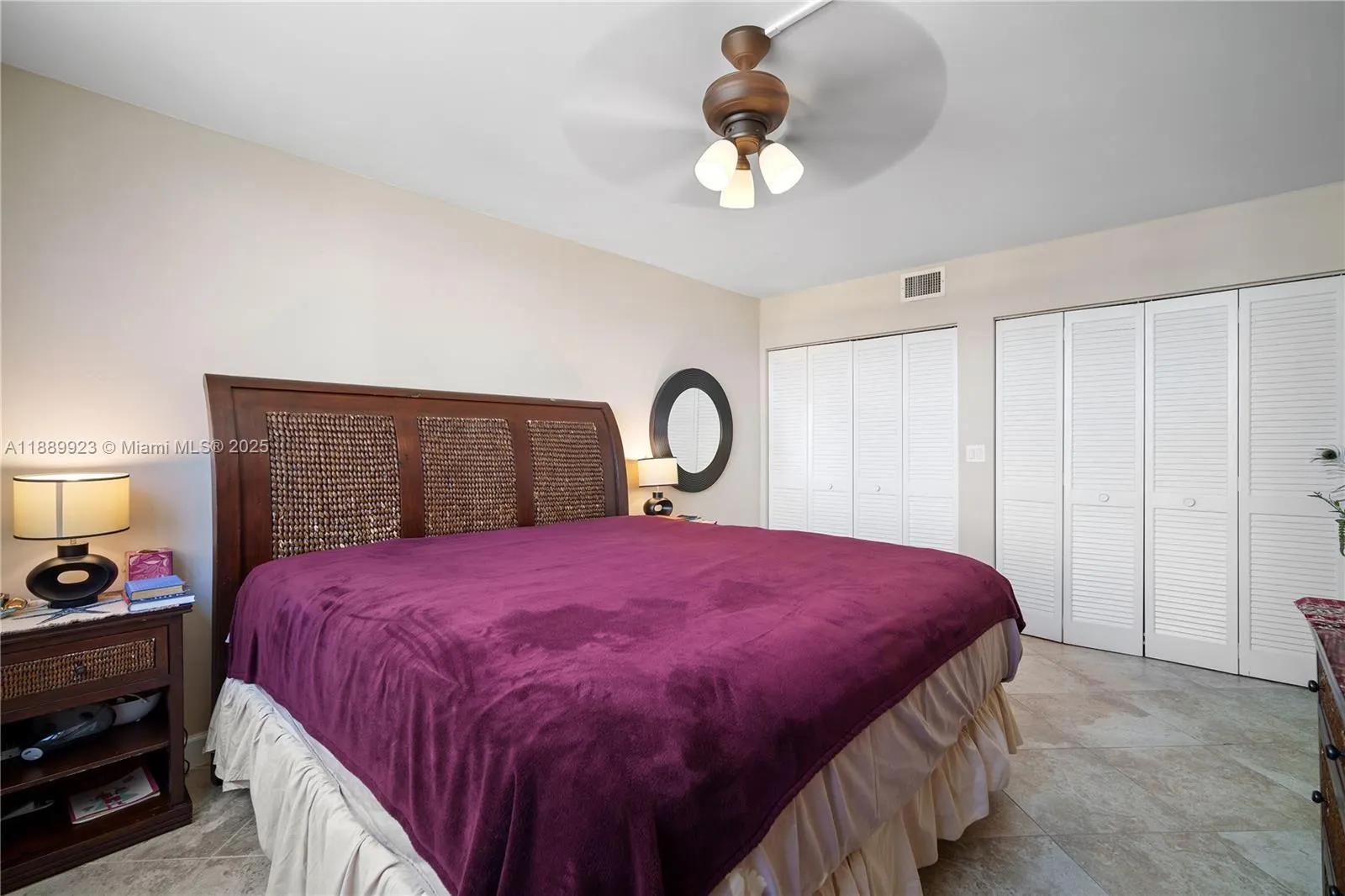 2301 S Ocean Dr, #907