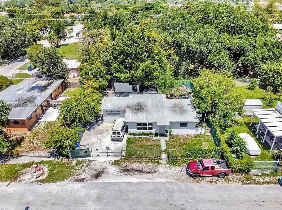 261 NW 73rd Ter