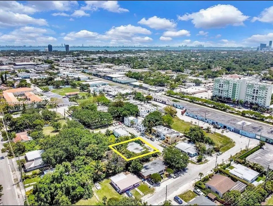 261 NW 73rd Ter