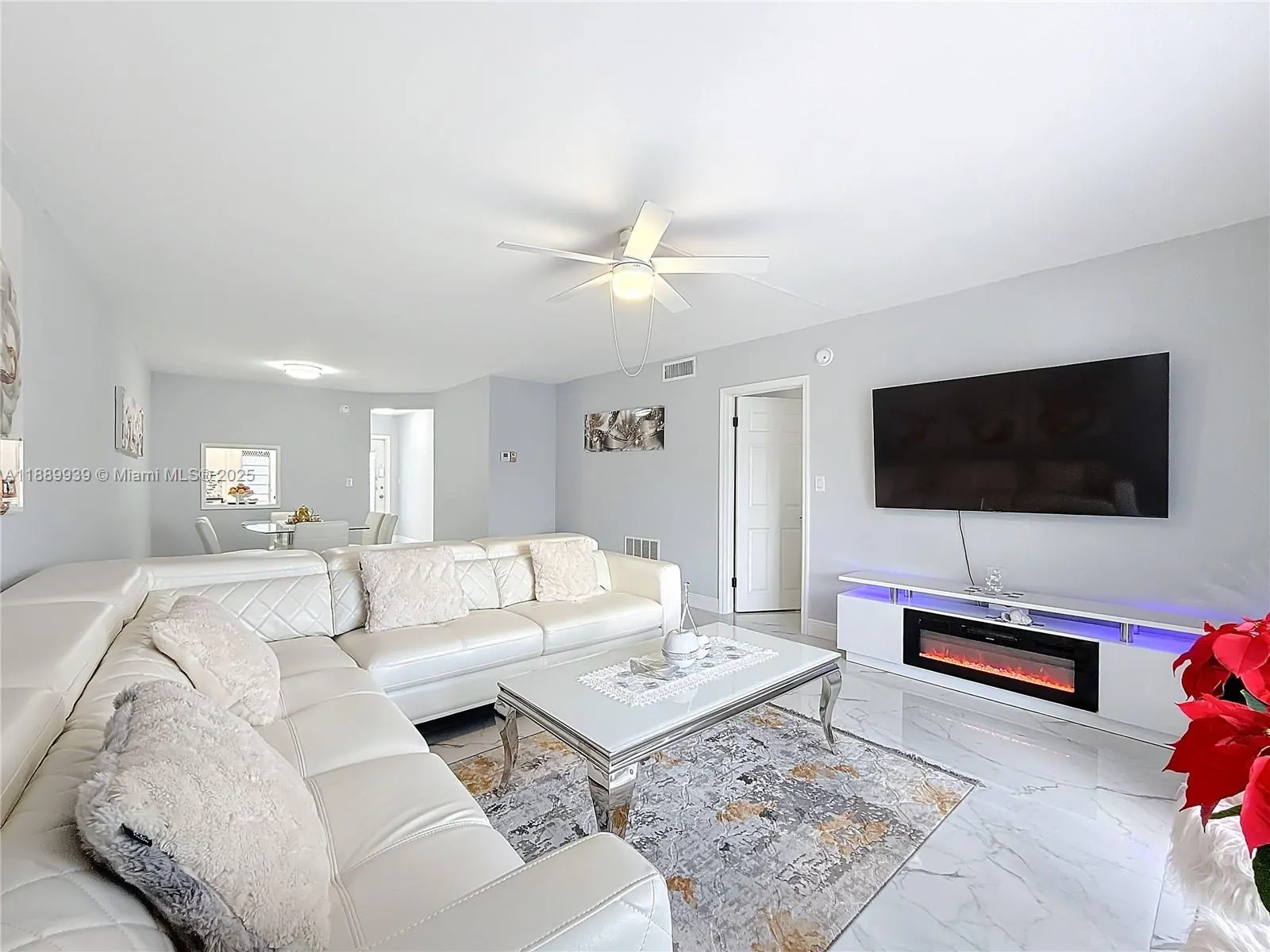 2731 NE 14th St Cswy, #812