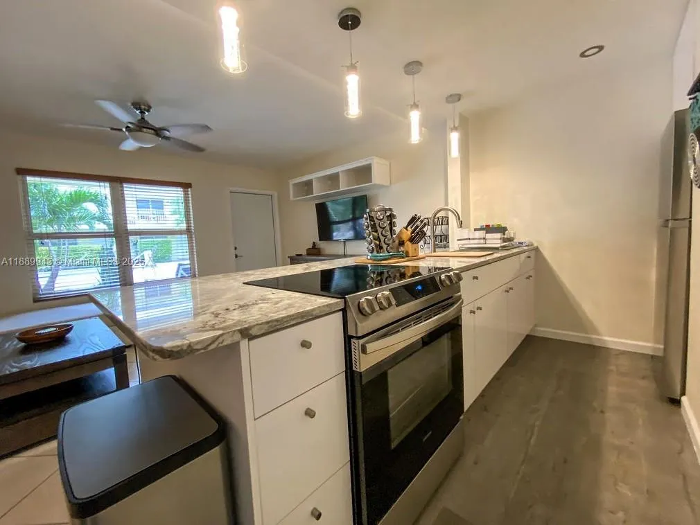 1012 SE 15th St, #3
