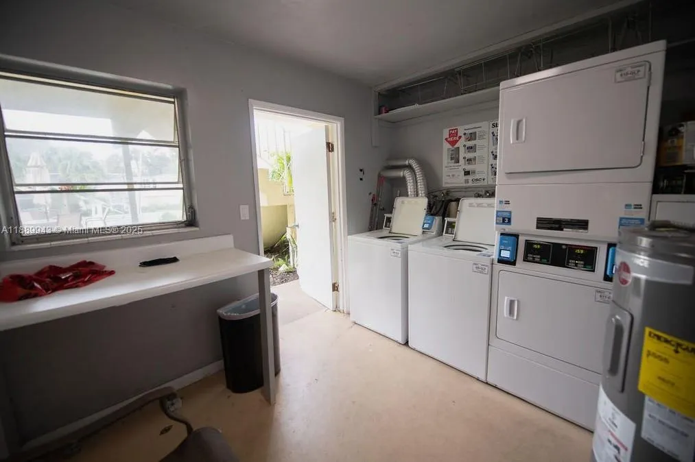 1012 SE 15th St, #3