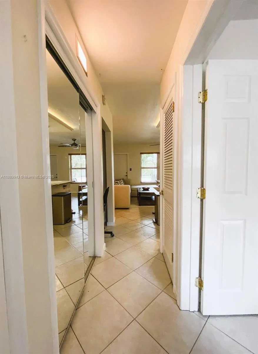 1012 SE 15th St, #3