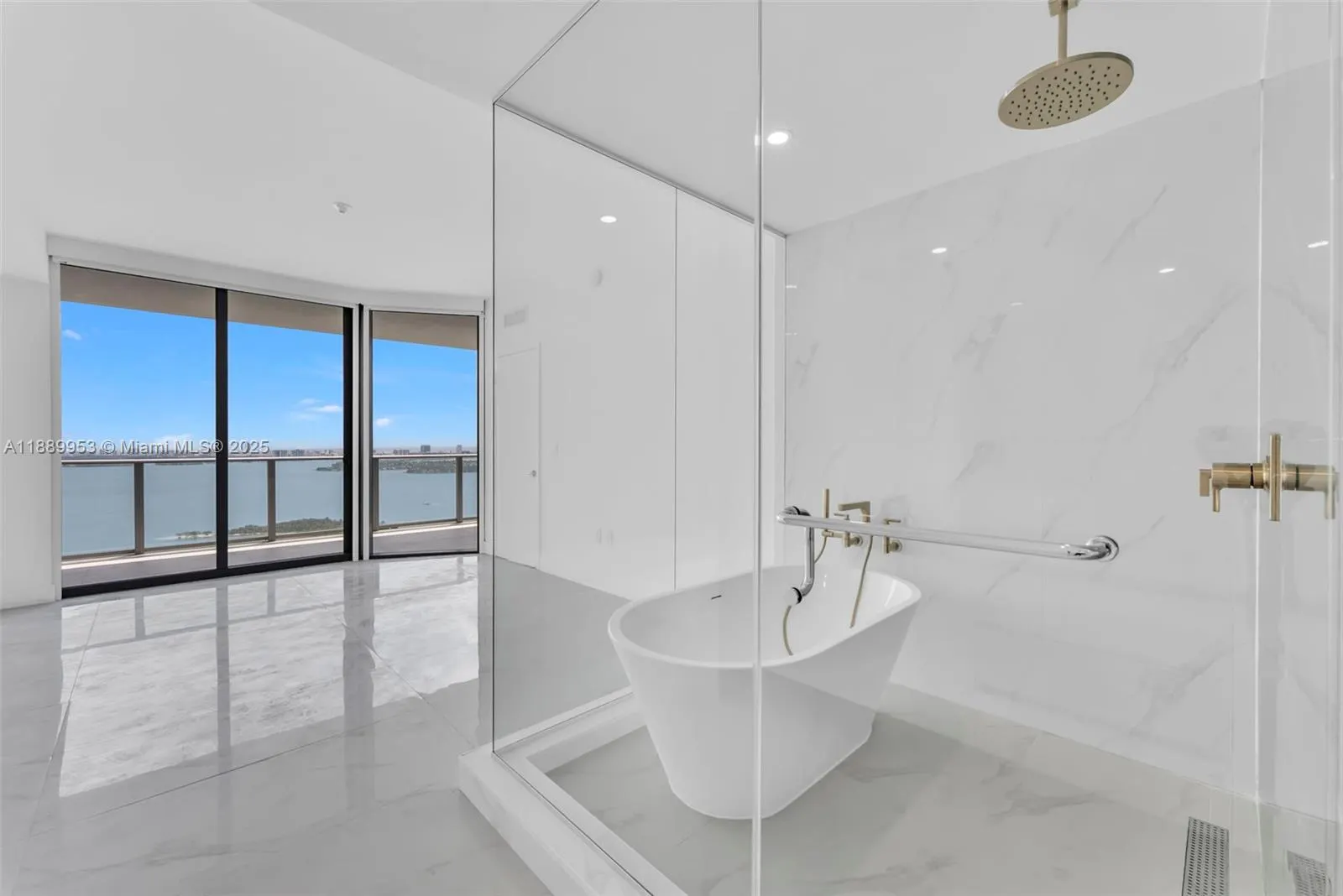 700 NE 24th St, #3706