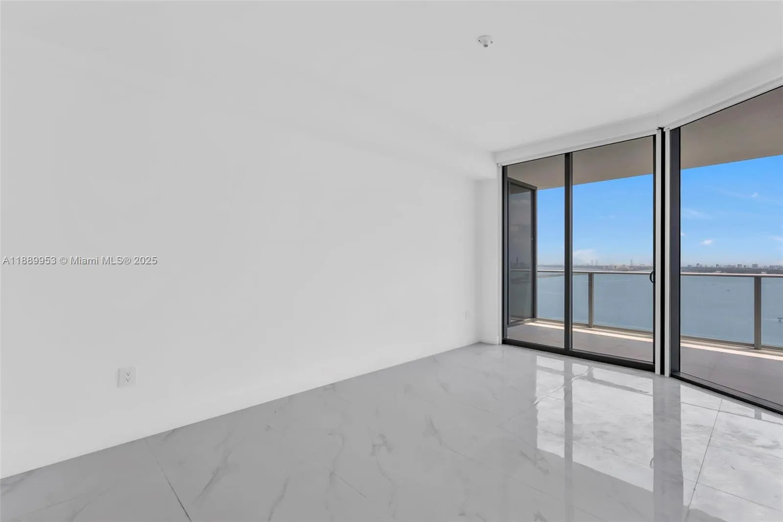 700 NE 24th St, #3706