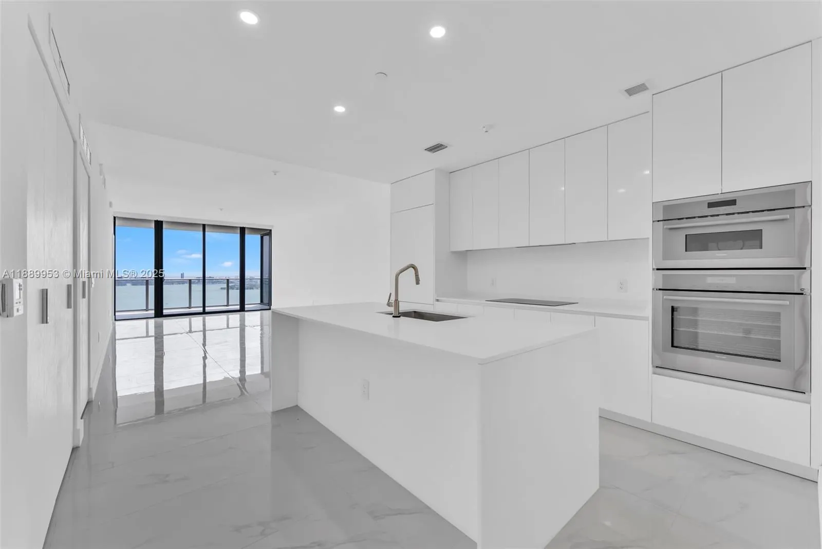700 NE 24th St, #3706