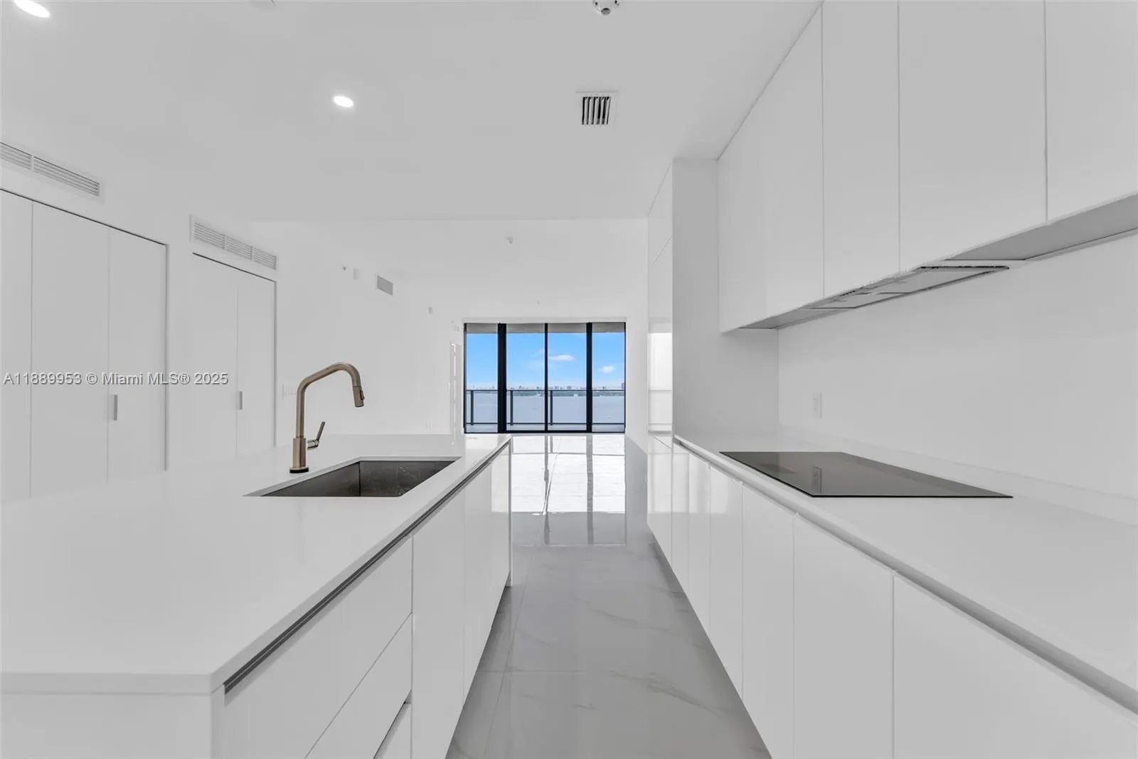 700 NE 24th St, #3706