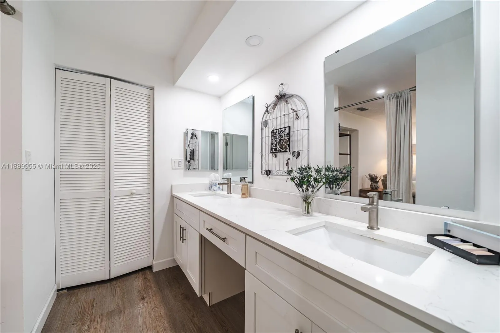 7747 Cloverfield Cir