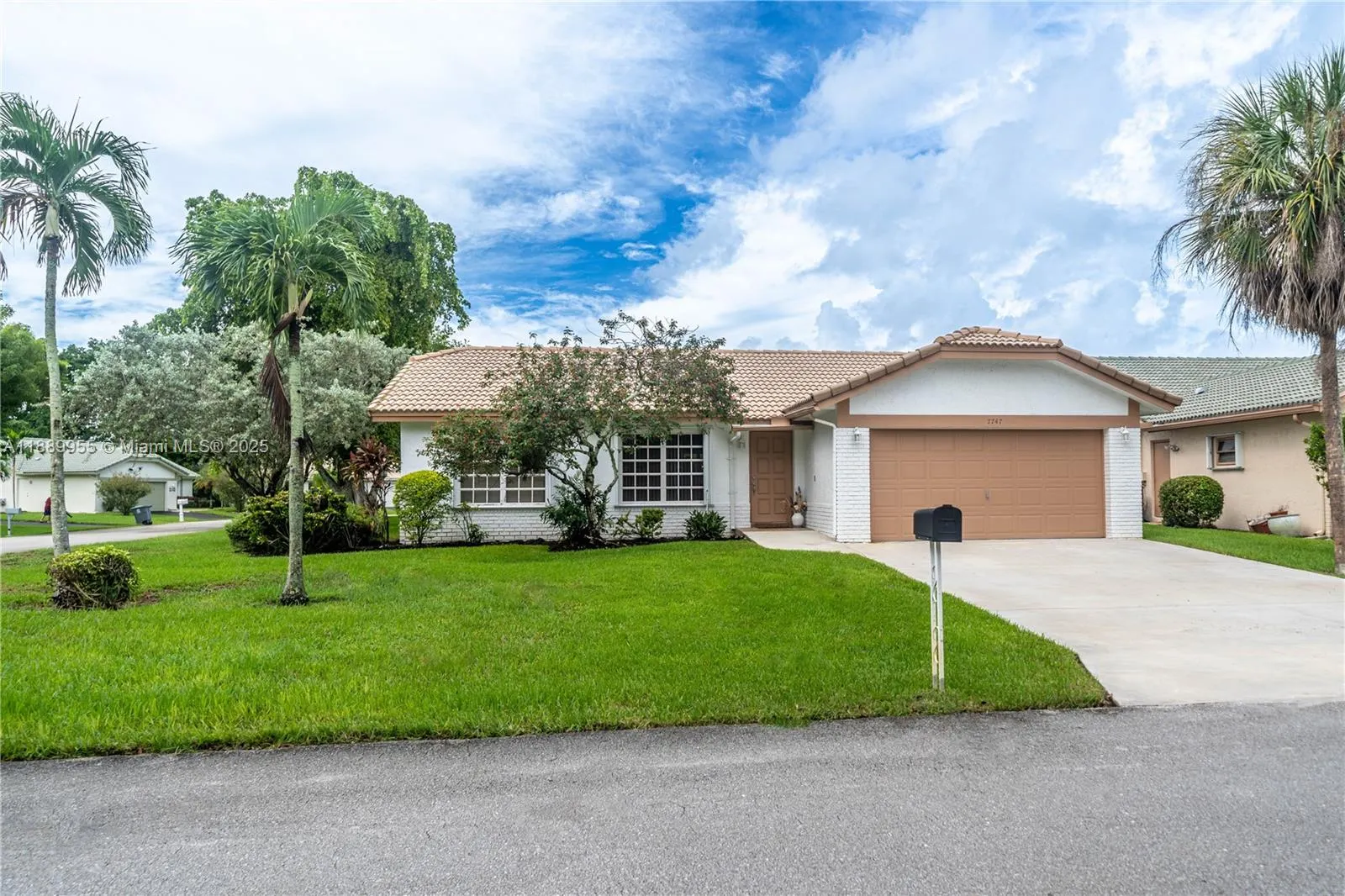 7747 Cloverfield Cir