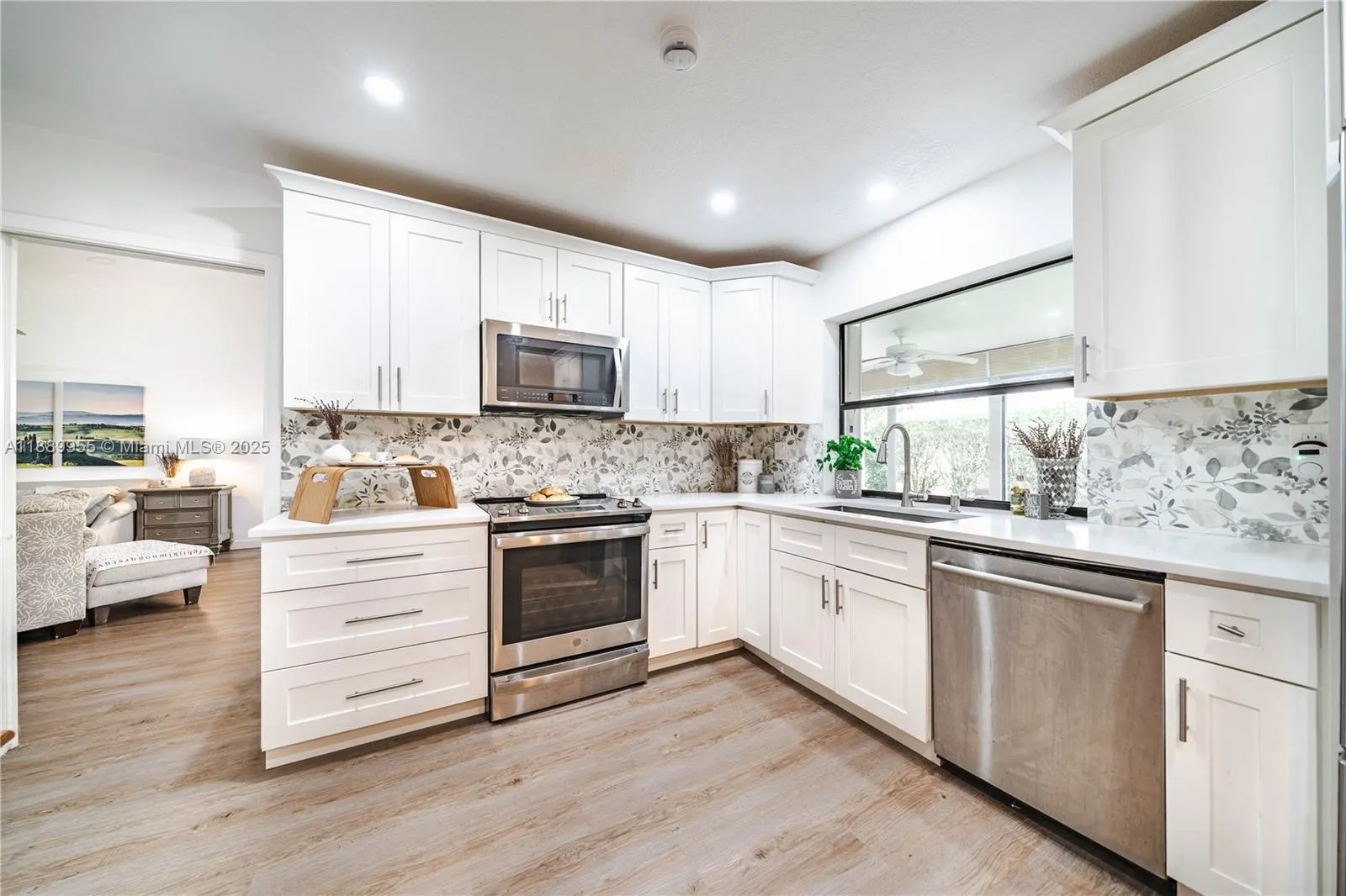 7747 Cloverfield Cir