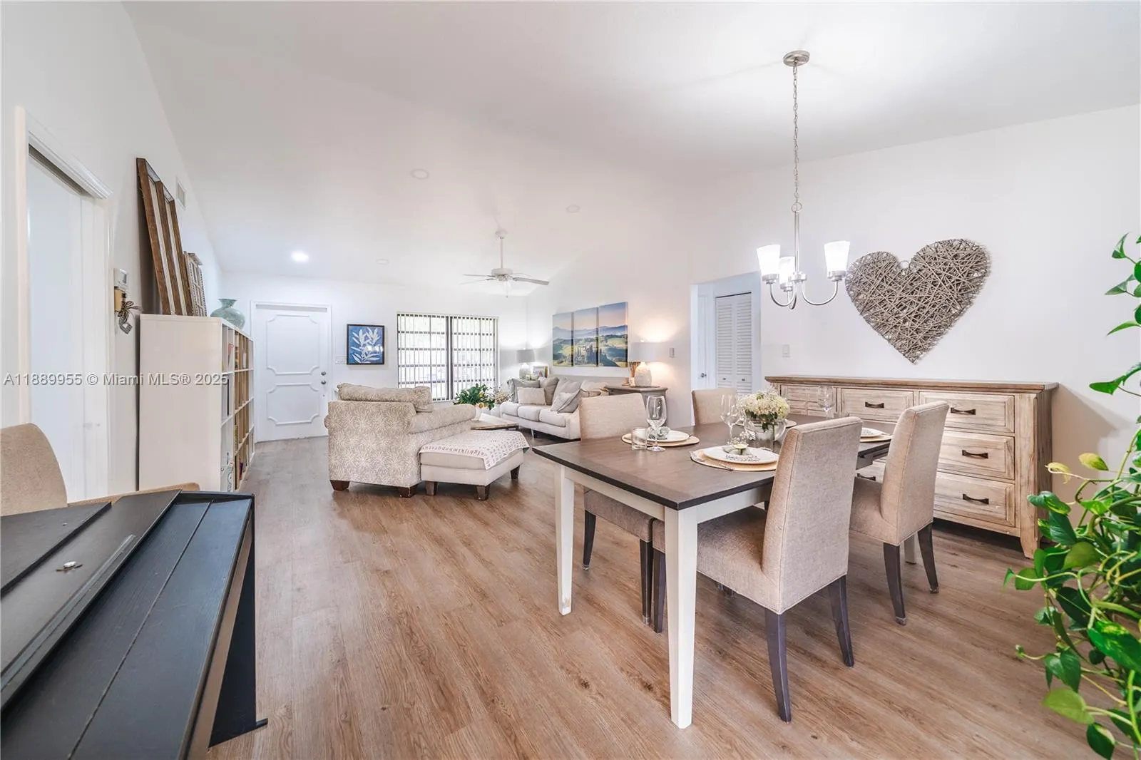 7747 Cloverfield Cir