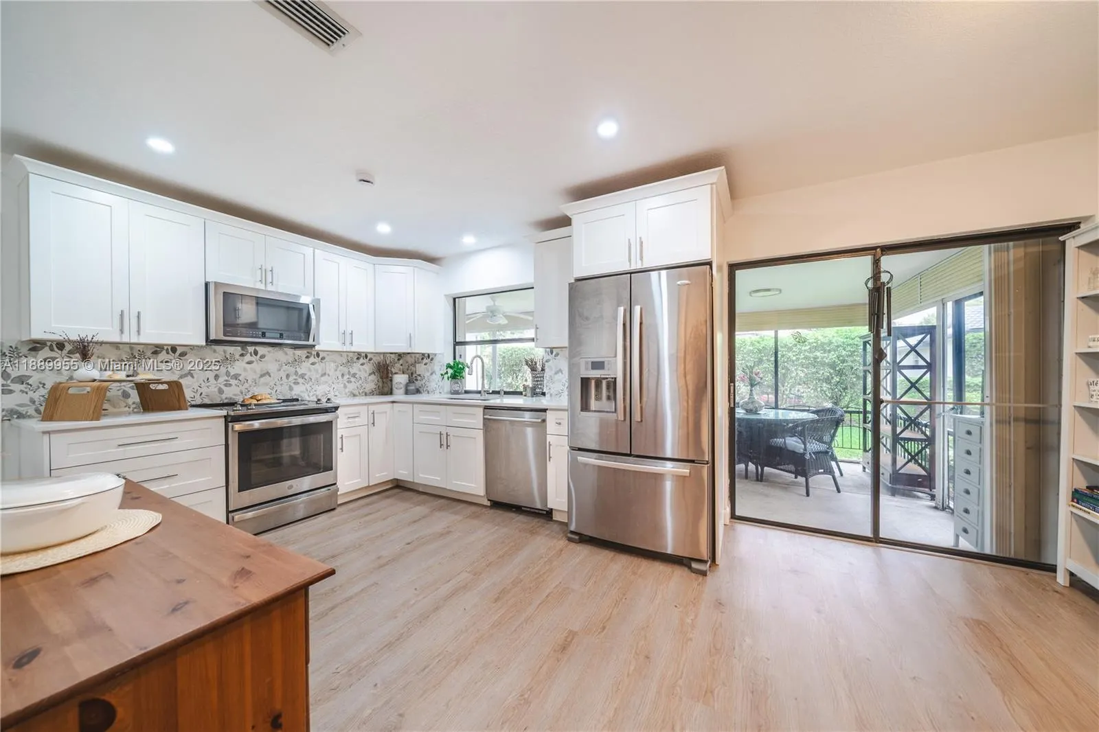7747 Cloverfield Cir