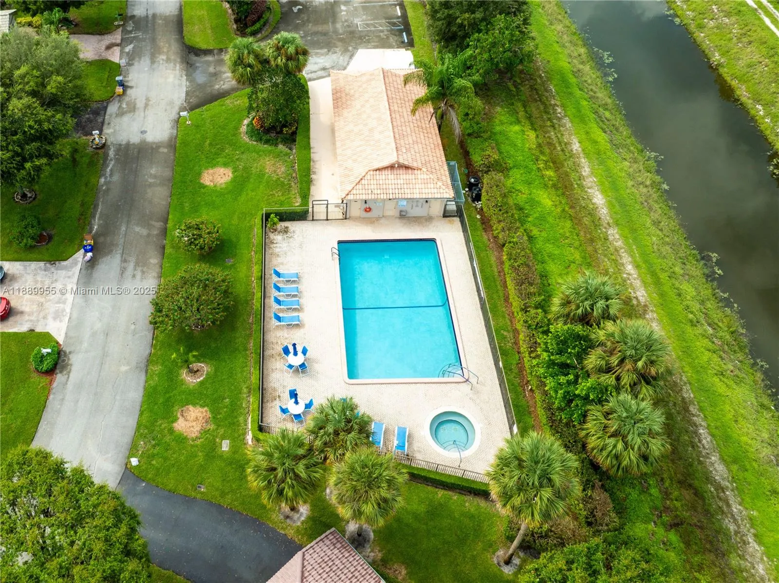 7747 Cloverfield Cir