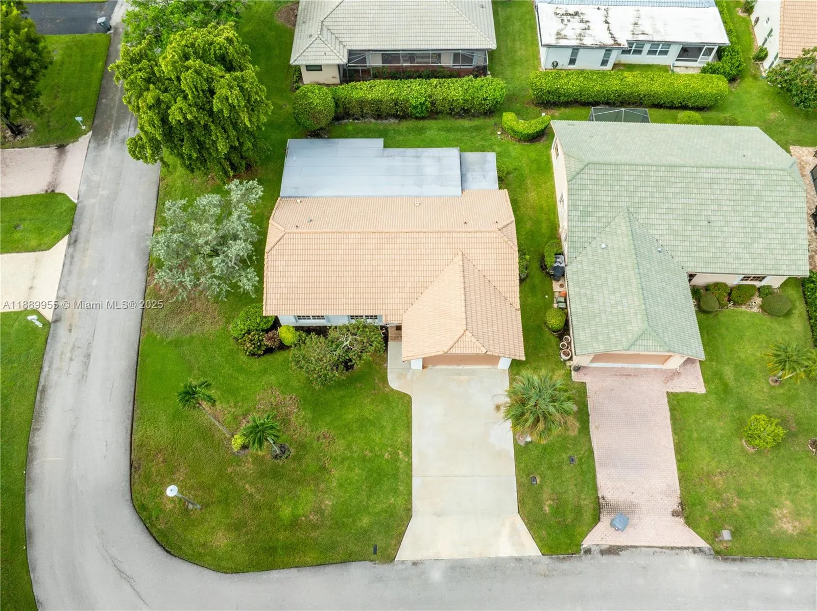 7747 Cloverfield Cir