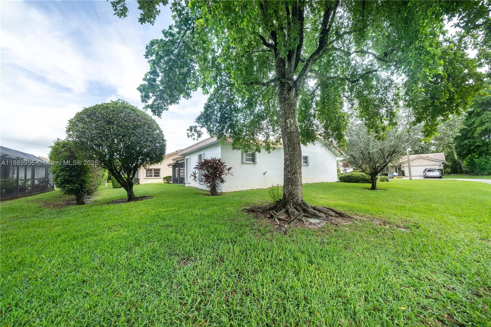 7747 Cloverfield Cir