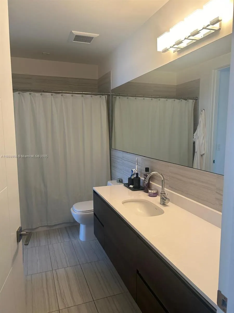 301 Altara Ave, #LPH903