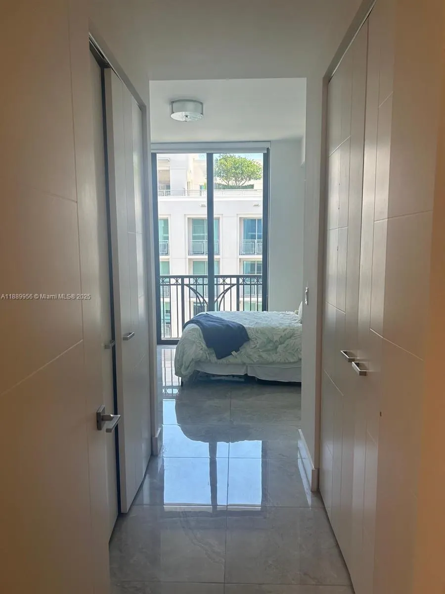 301 Altara Ave, #LPH903
