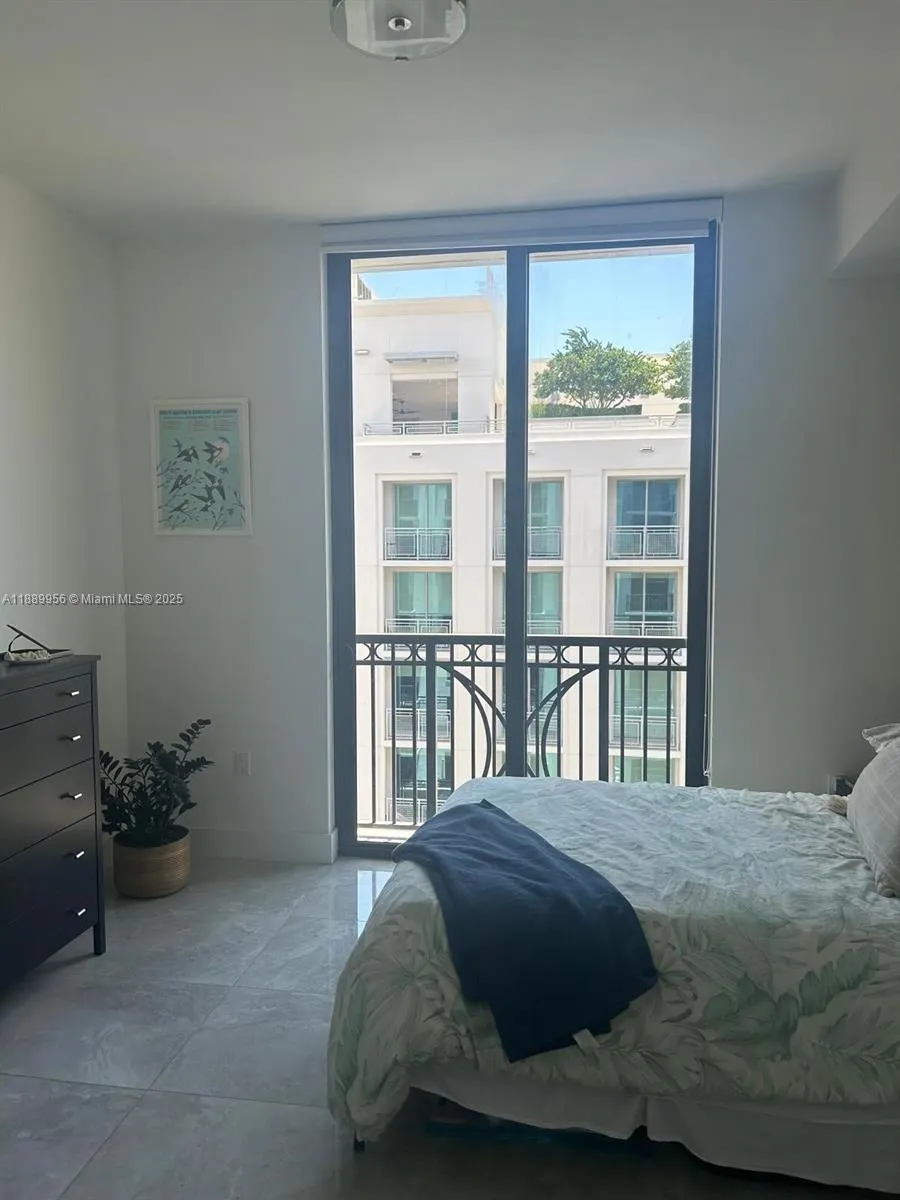 301 Altara Ave, #LPH903