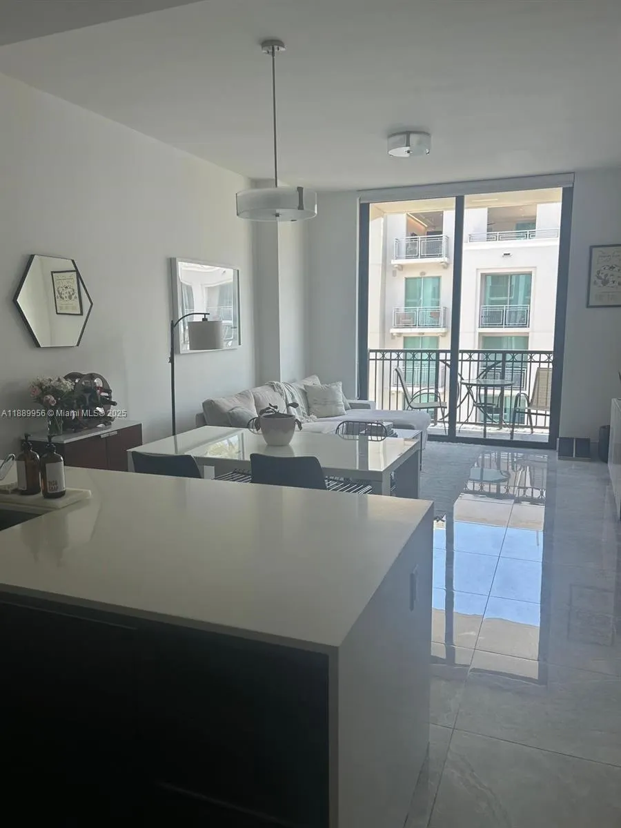 301 Altara Ave, #LPH903