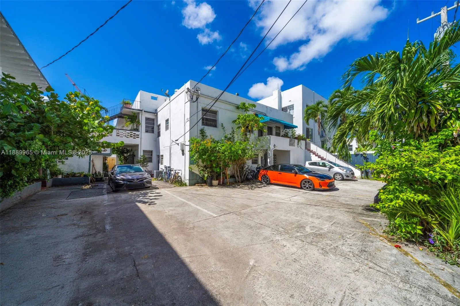249 Collins Ave