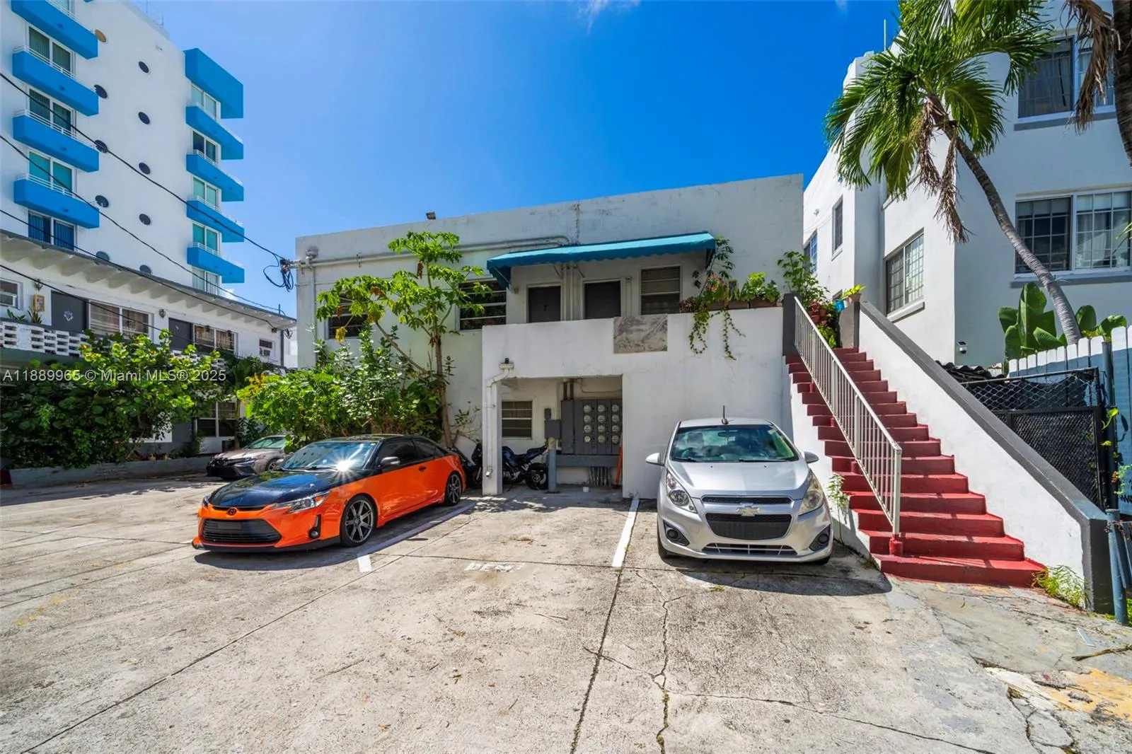 249 Collins Ave
