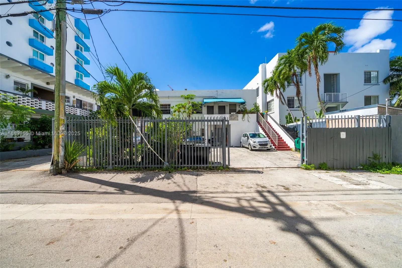 249 Collins Ave