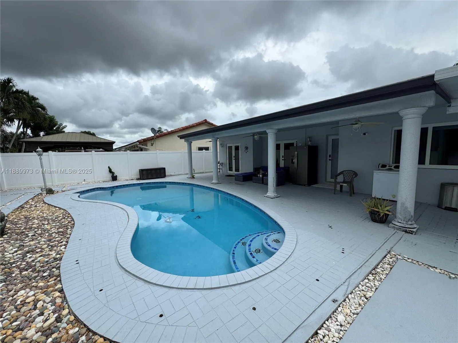 0 SW 176th St