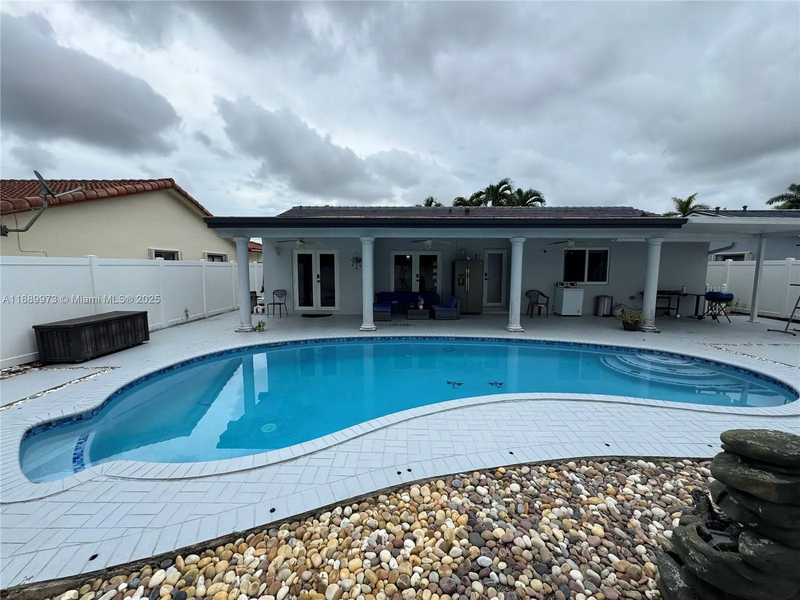 0 SW 176th St