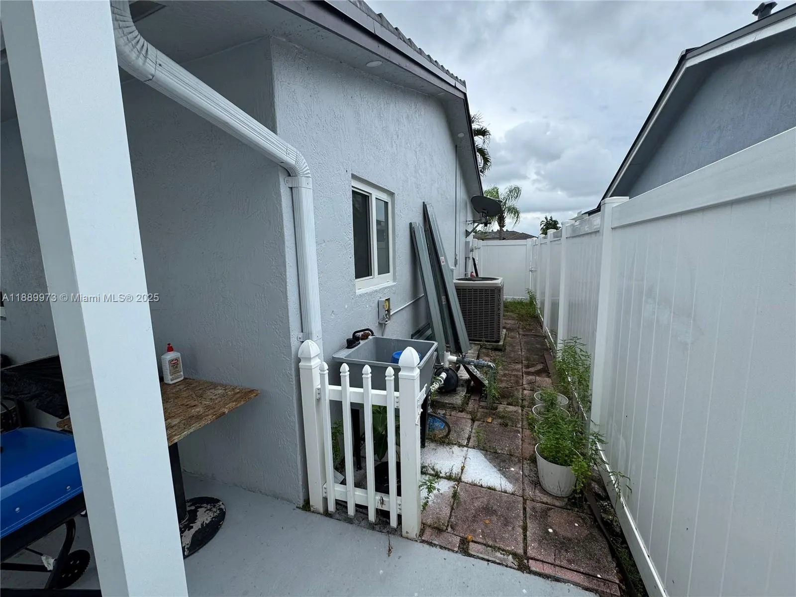 0 SW 176th St