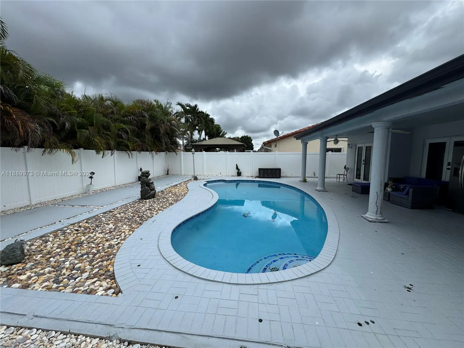 0 SW 176th St