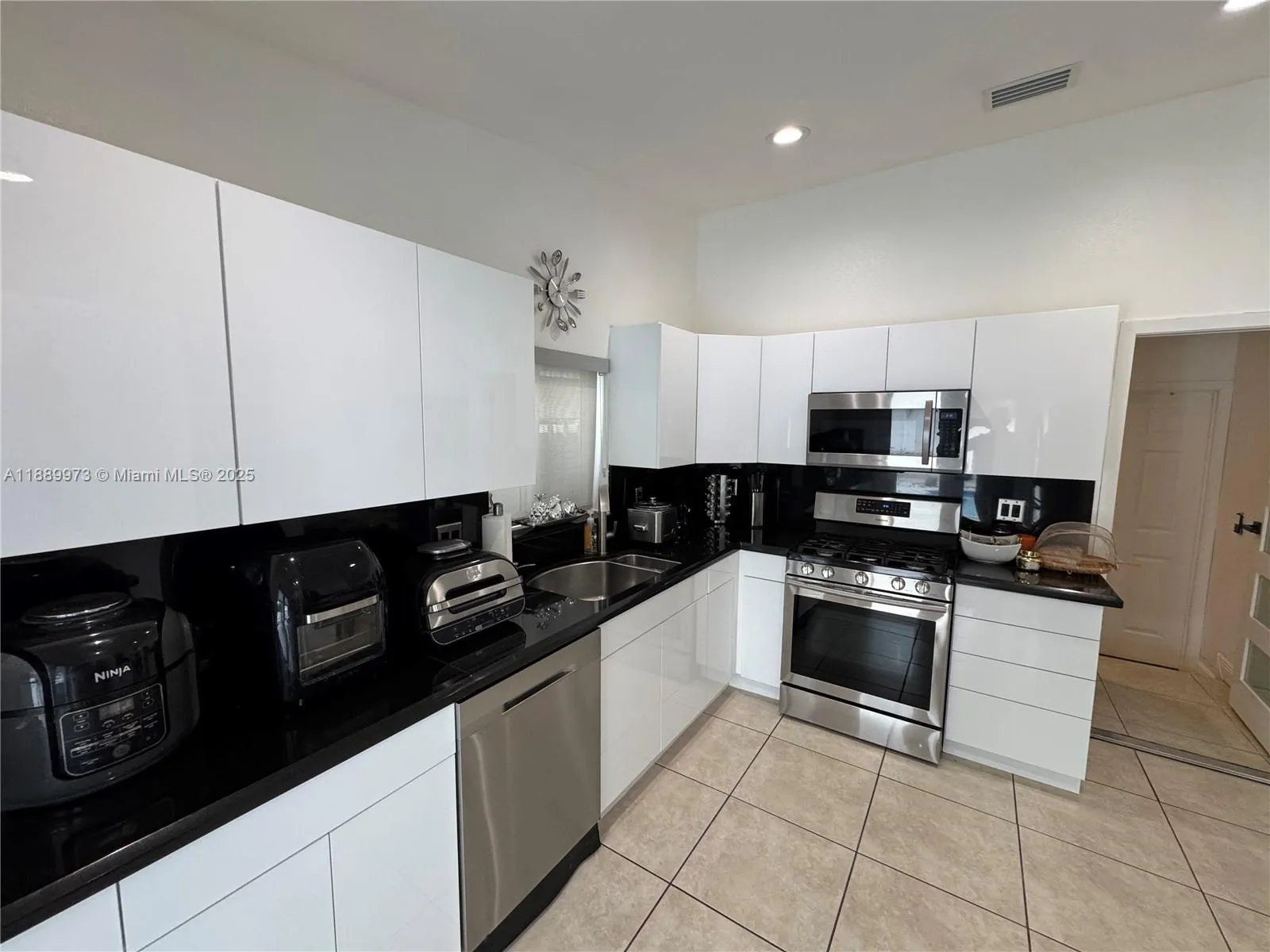 0 SW 176th St