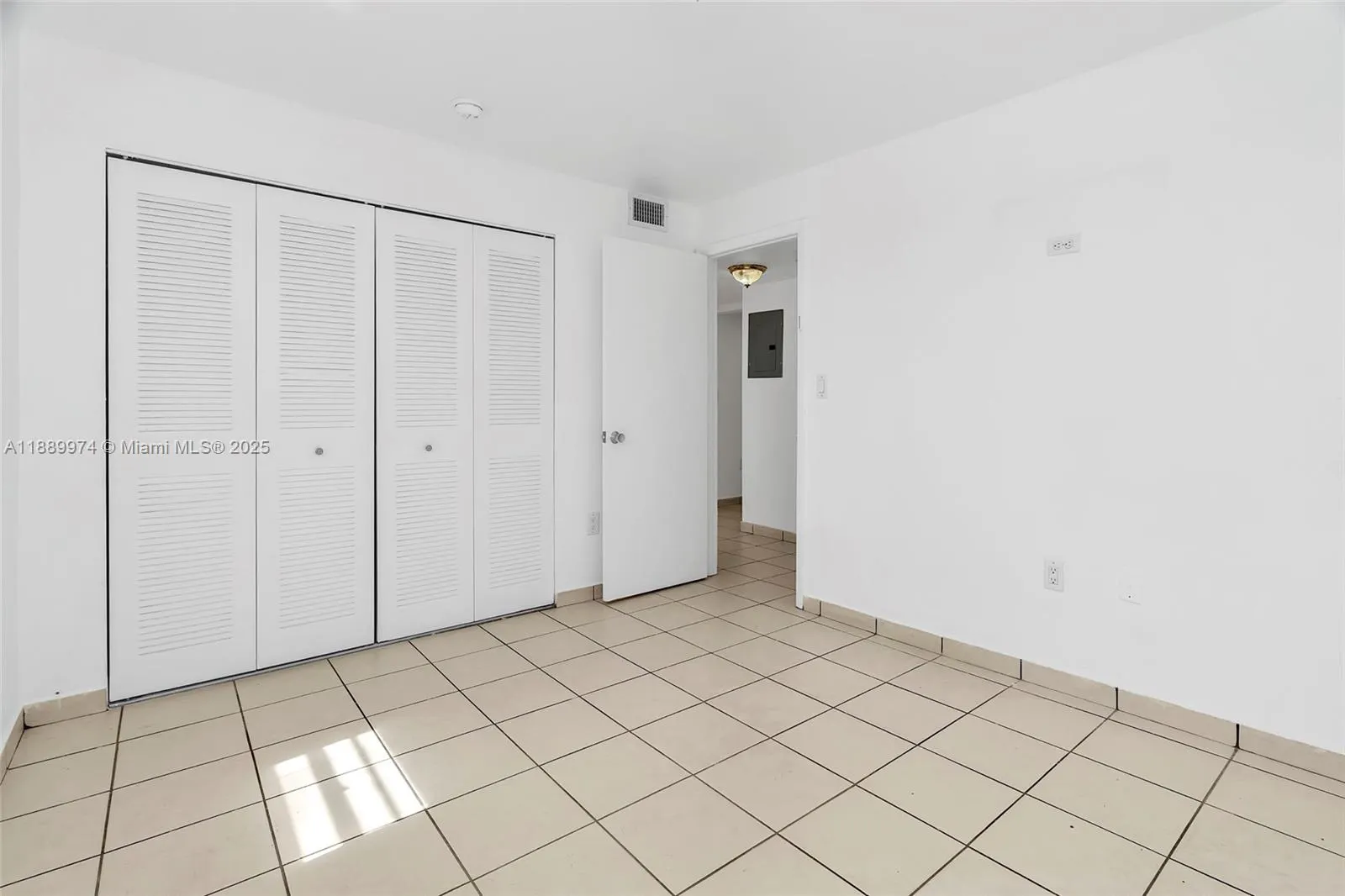 3945 SW 89th Ave, #201