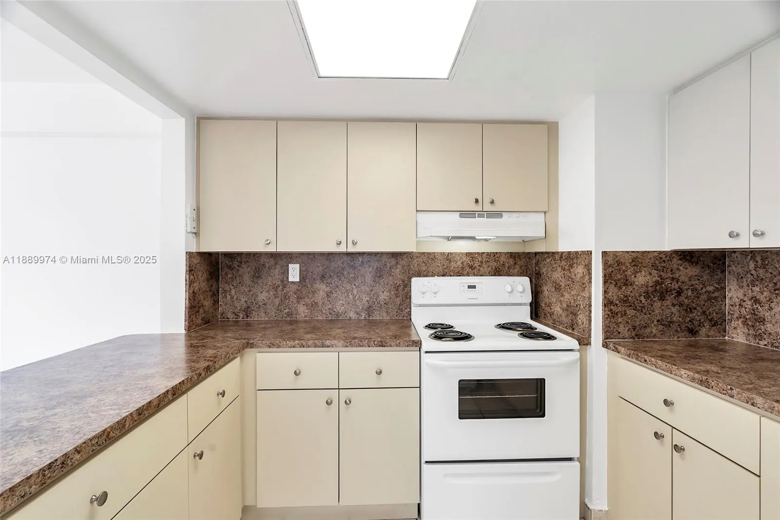 3945 SW 89th Ave, #201